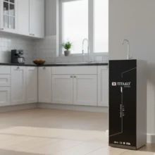 Phối cảnh lắp đặt máy lọc nước Titako 3016 Black tại khu vực bếp ăn