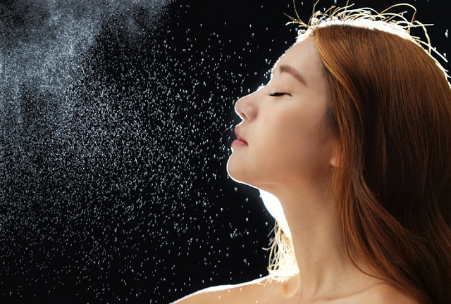 máy lọc nước điện giải thường được các người đẹp nổi tiếng sử dụng