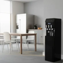 Phối cảnh lắp đặt máy lọc nước Titako 5016U tại khu vực bếp ăn