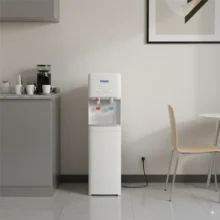 Phối cảnh máy lọc nước Titako 3100U tại bàn ăn