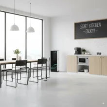 Phối cảnh máy Karofi Livotec 612 được lắp đặt tại khu vực bếp ăn nhân viên