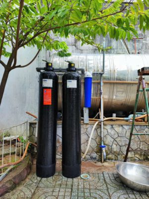 Xử lí nước nhiễm phèn với cột lọc nước