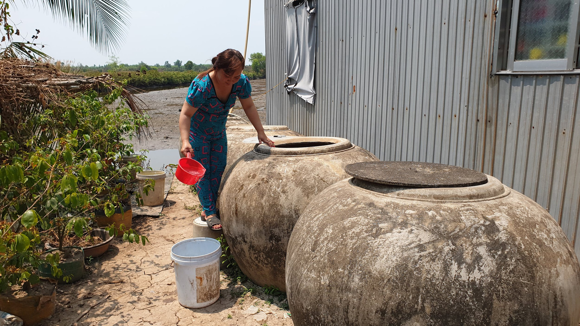 Nhiều hộ dân nguy cơ thiếu hụt nước sinh hoạt