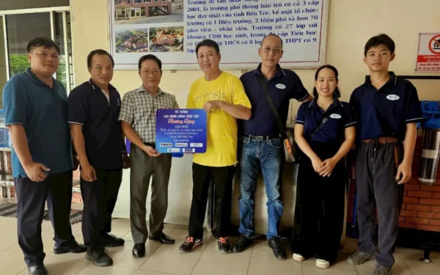 Tặng máy lọc nước cho làng SOS Bến Tre