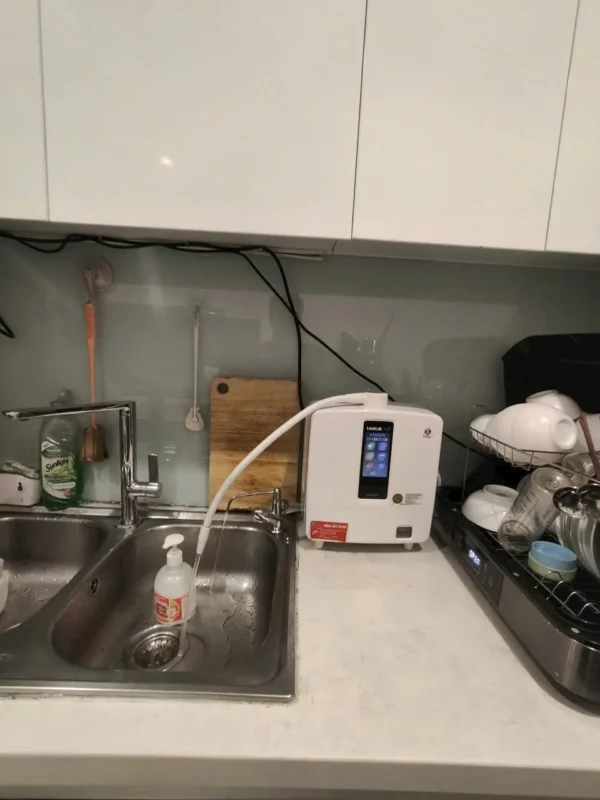 Lắp đặt máy Kangen K8 tại nhà chị Liên 