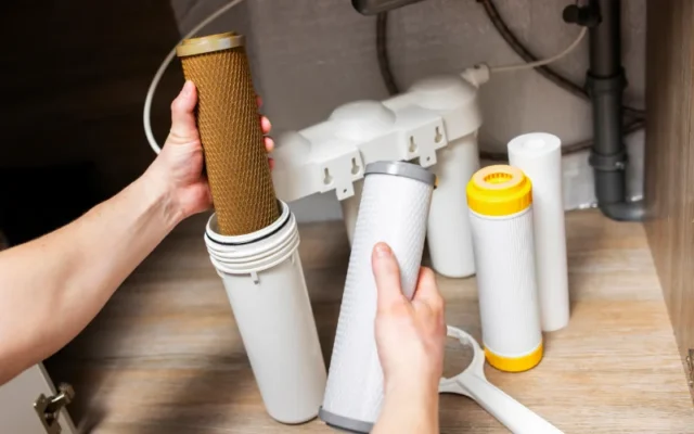 Dịch vụ thay lõi lọc nước tại Quận 1 uy tín, chuyên nghiệp