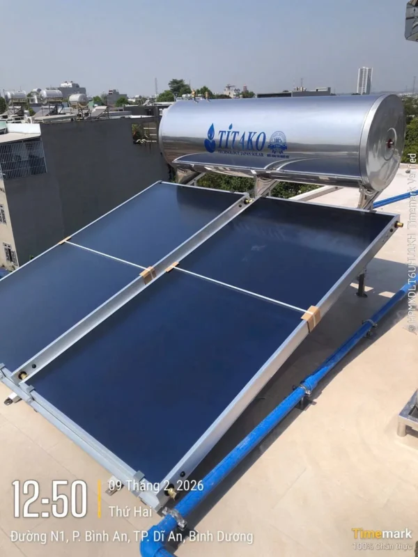 Lắp đặt máy nước nóng năng lượng mặt trời tấm phẳng 300L chịu áp cho anh Phú Bình Dương