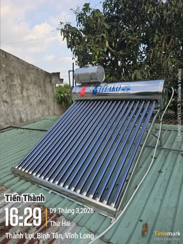 Lắp đặt máy nước nóng năng lượng mặt trời Titako 220L tại Vĩnh Long