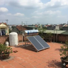 Phối cảnh máy nước nóng năng lượng mặt trời tấm phẳng không chịu áp 300l lắp đặt cho gia đình