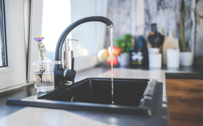 Cung cấp nước sạch phục vụ sinh hoạt