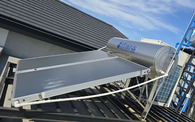 Nhà 4 người dùng máy nước nóng năng lượng mặt trời bao nhiêu lít