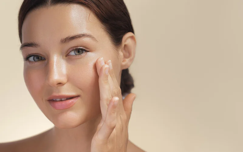 Cân bằng độ ẩm và bảo vệ làn da