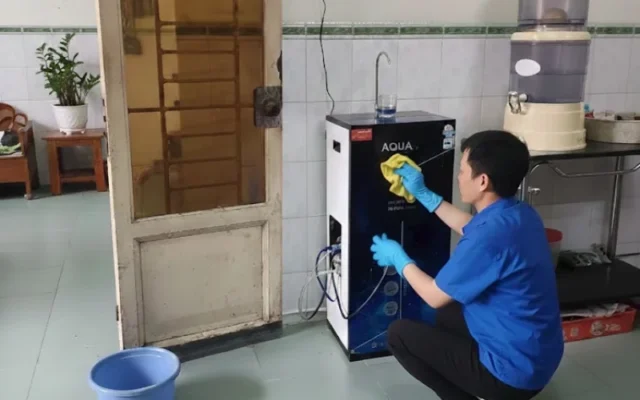 Dịch vụ vệ sinh máy lọc nước