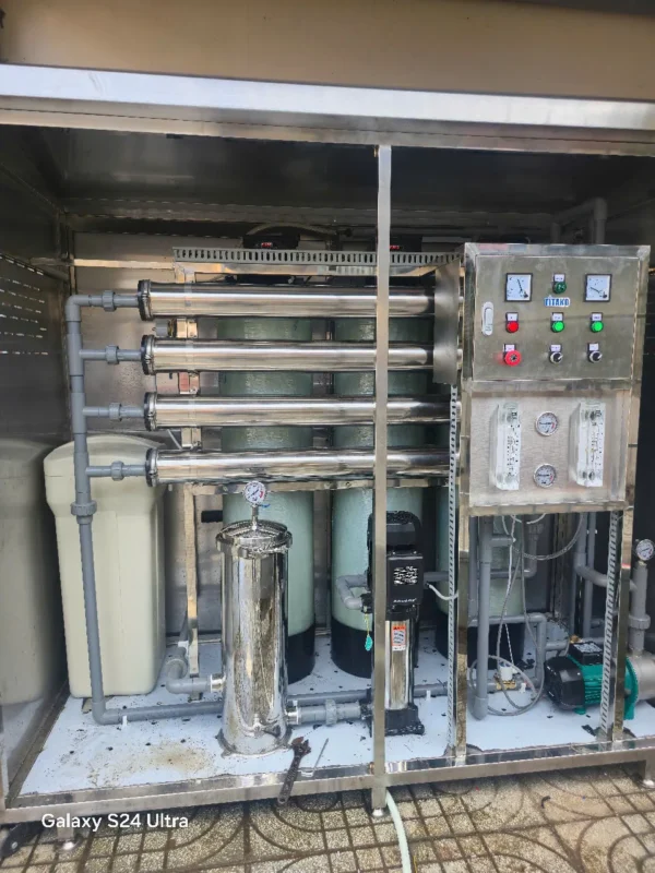 Lắp đặt hoàn thiện hệ thống xử lý nước 4 màng RO Inox