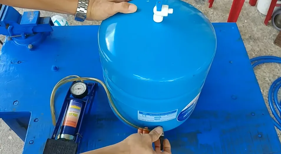 Bình áp máy lọc nước bị hỏng