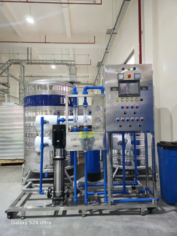 Dây chuyền lọc nước đóng chai 2000L/H