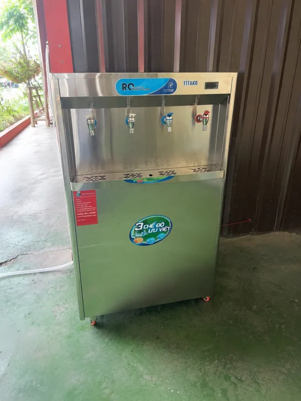 Máy lọc nước Titako 3 vòi được lắp đặt tại xưởng sản xuất dệt vải