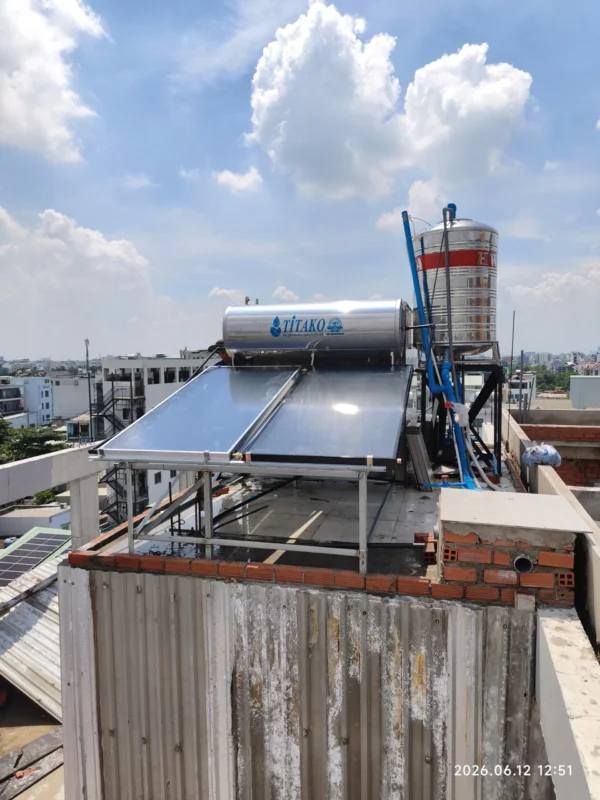 Toàn cảnh máy nước nóng NLMT tại Gò Vấp